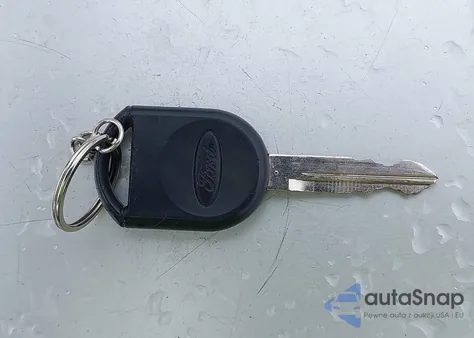 2008 Ford Escape Xlt z USA, uszkodzony, nr VIN 1FMCU03128KA31025